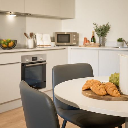 Luxury 2 Bed Apartment Cherrywood Dublin 18 Extérieur photo